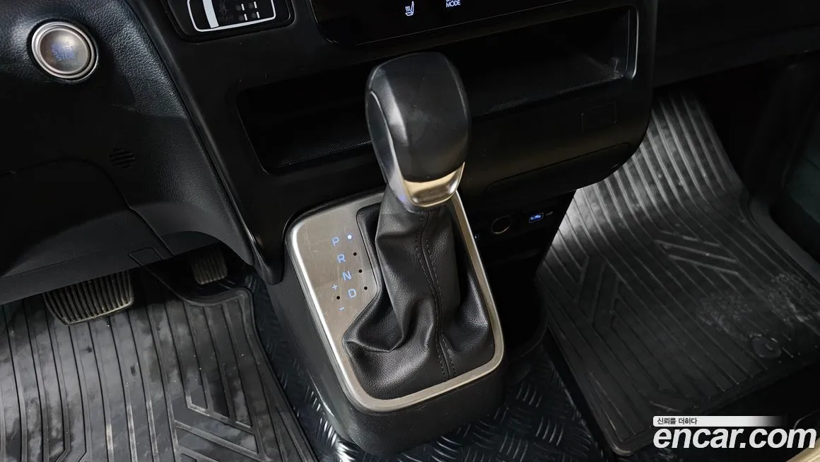 Hyundai Staria — фото 3