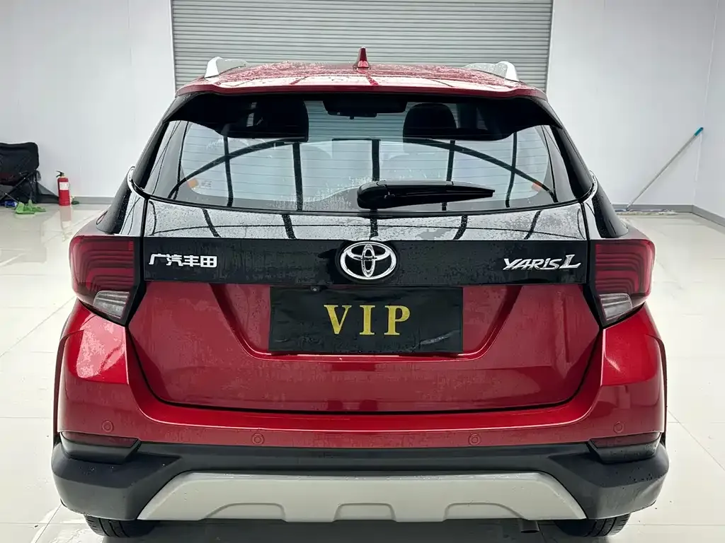 Toyota Yaris L — фото 5