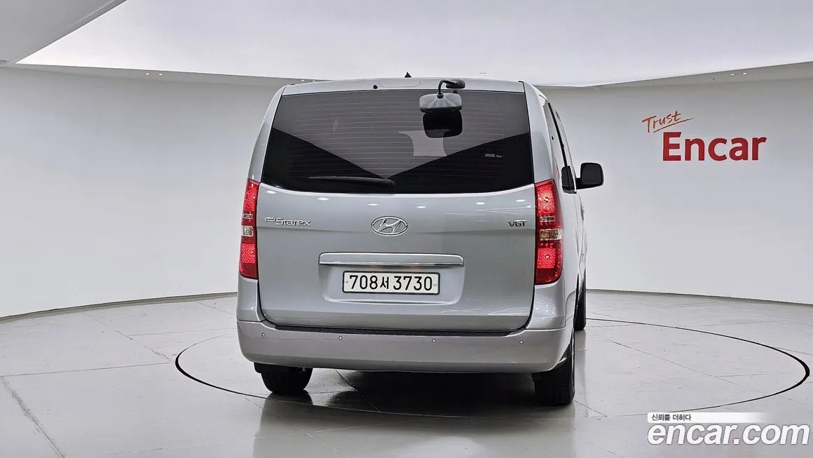 Hyundai Starex — фото 3