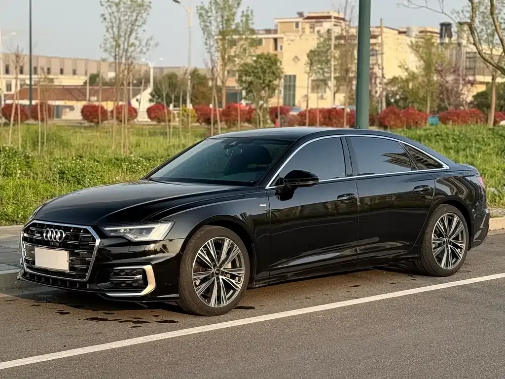 Audi A6L — фото 1