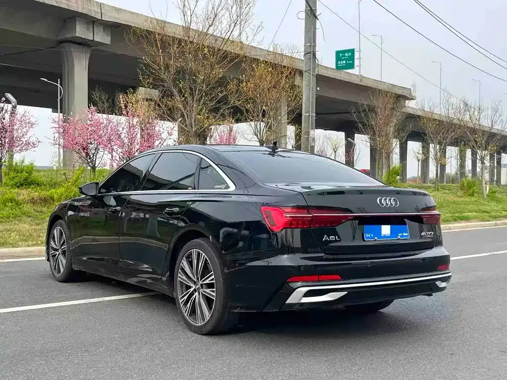 Audi A6L — фото 5
