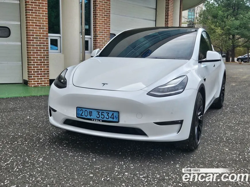 Tesla Model Y — фото 8