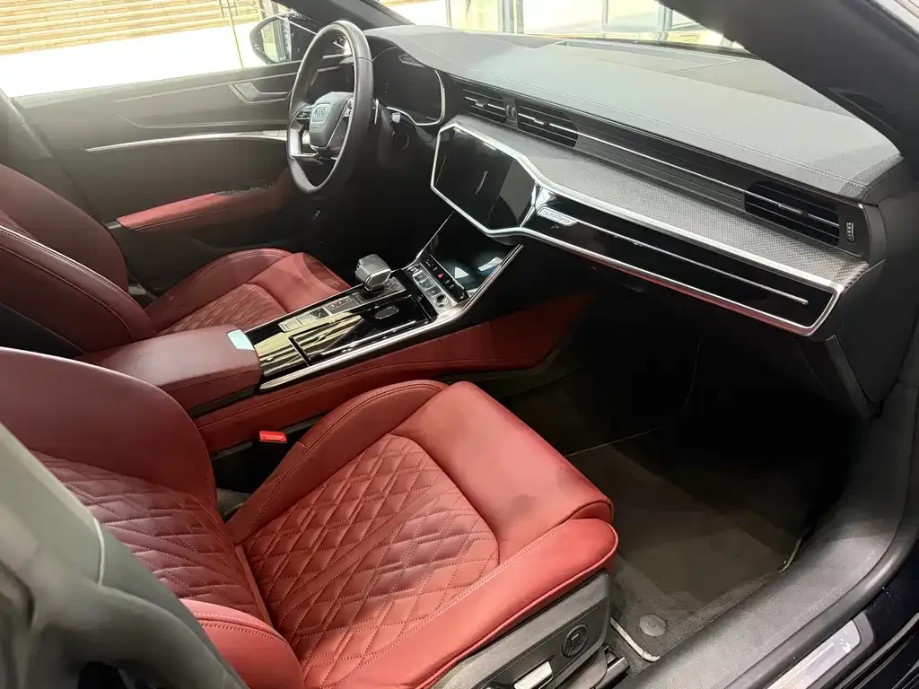 Audi A7L — фото 10
