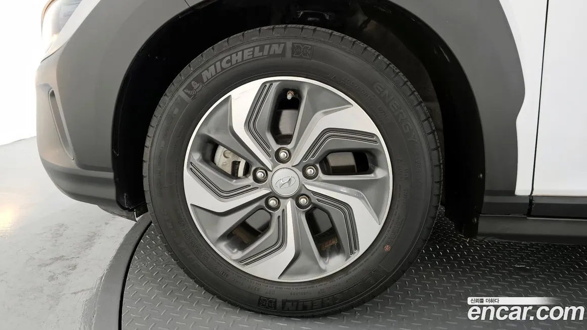 Hyundai Kona — фото 2