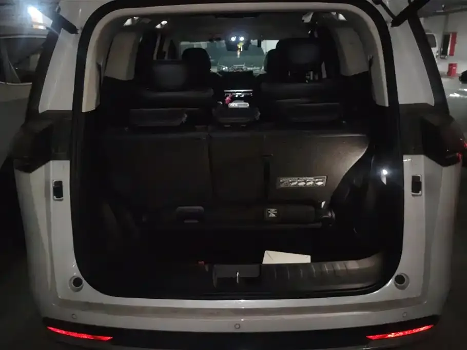 GAC Motor Trumpchi E8 — фото 8
