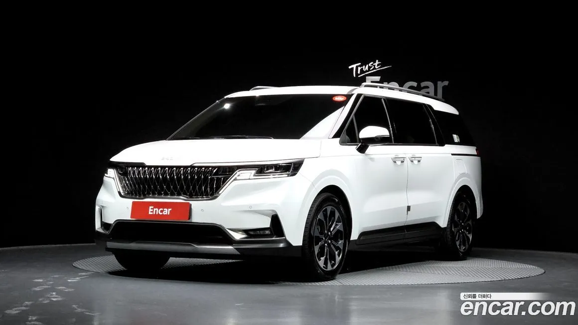 Kia Carnival — фото 1