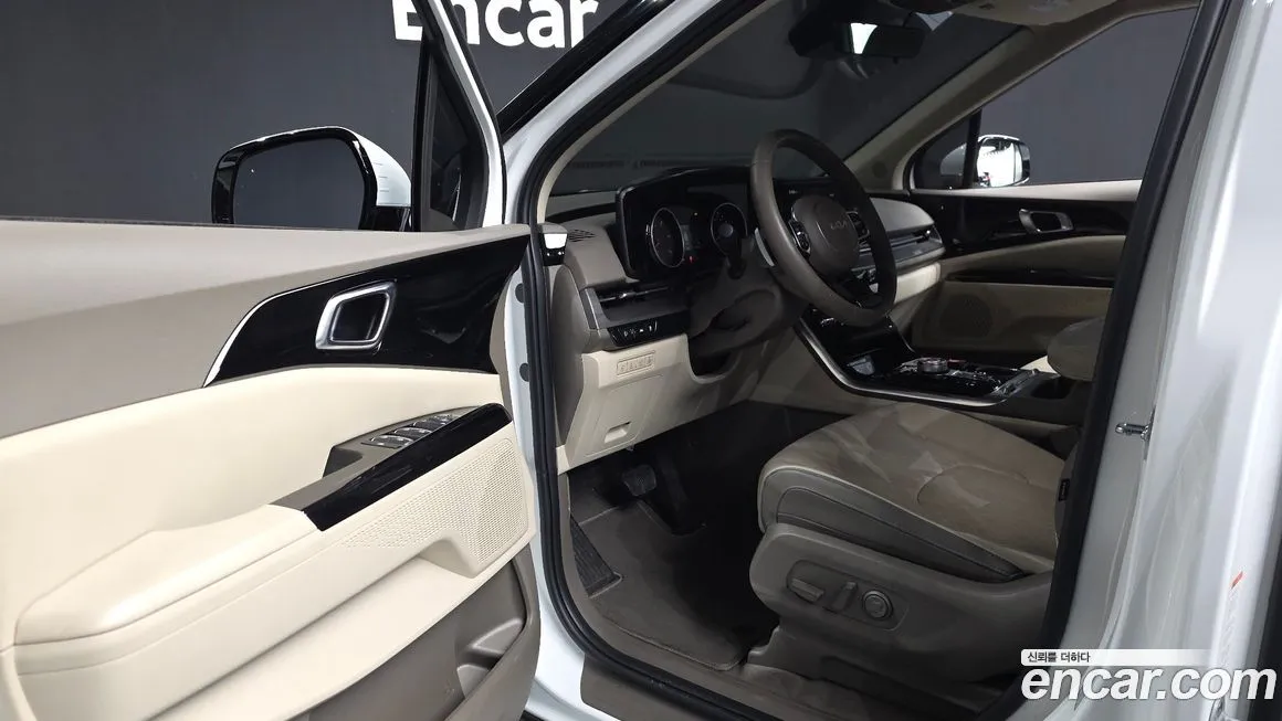 Kia Carnival — фото 10
