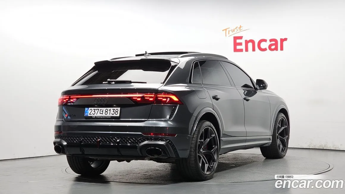Audi RSQ8 — фото 3