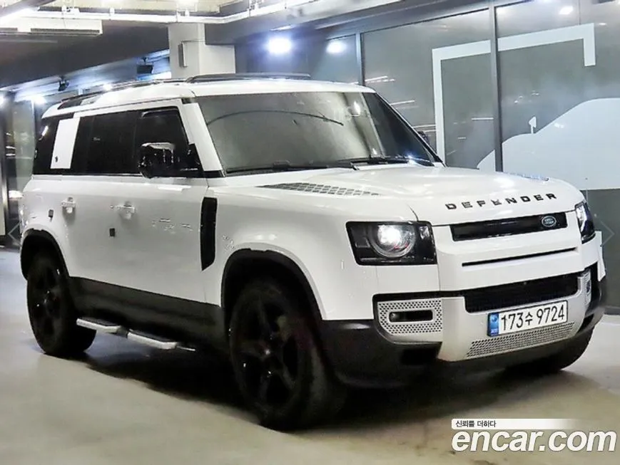 Land Rover Defender — фото 1
