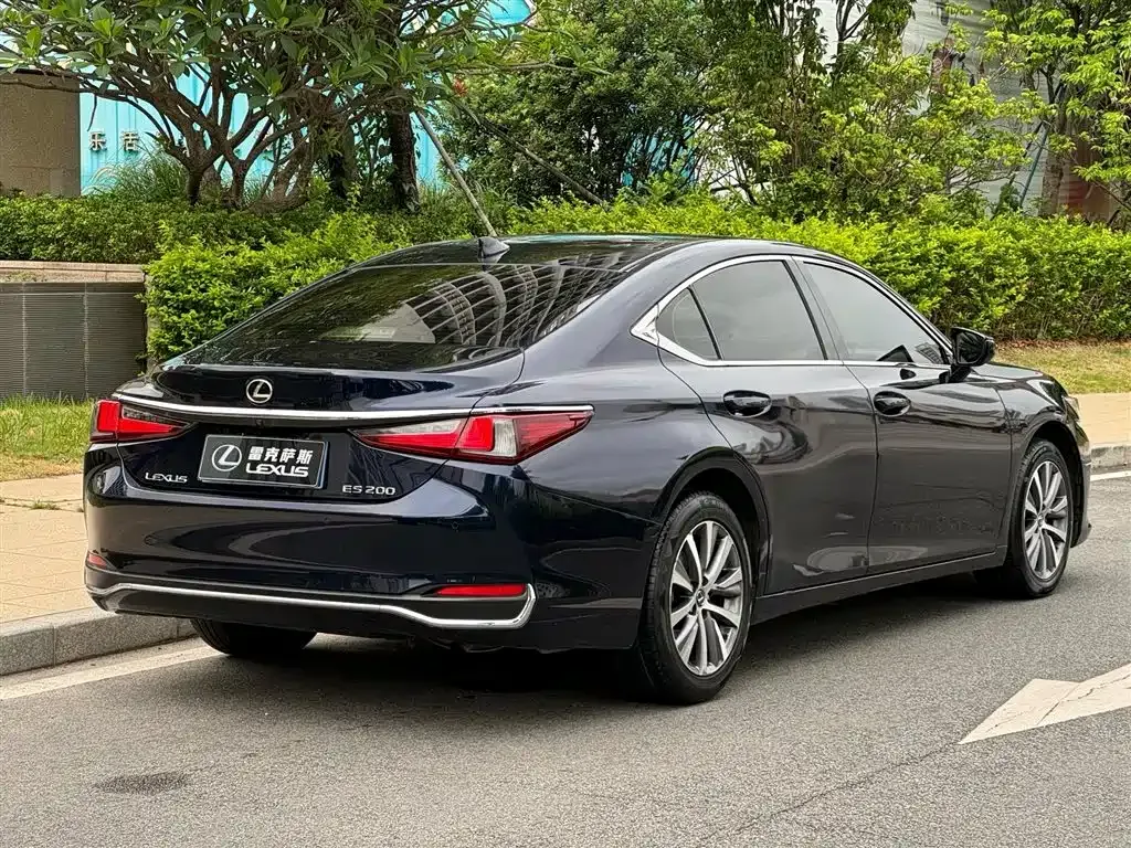 Lexus ES — фото 7