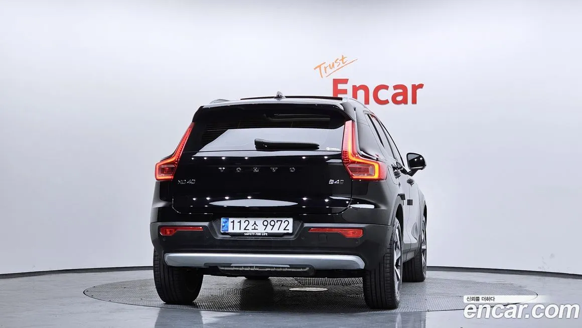 Volvo XC40 — фото 3