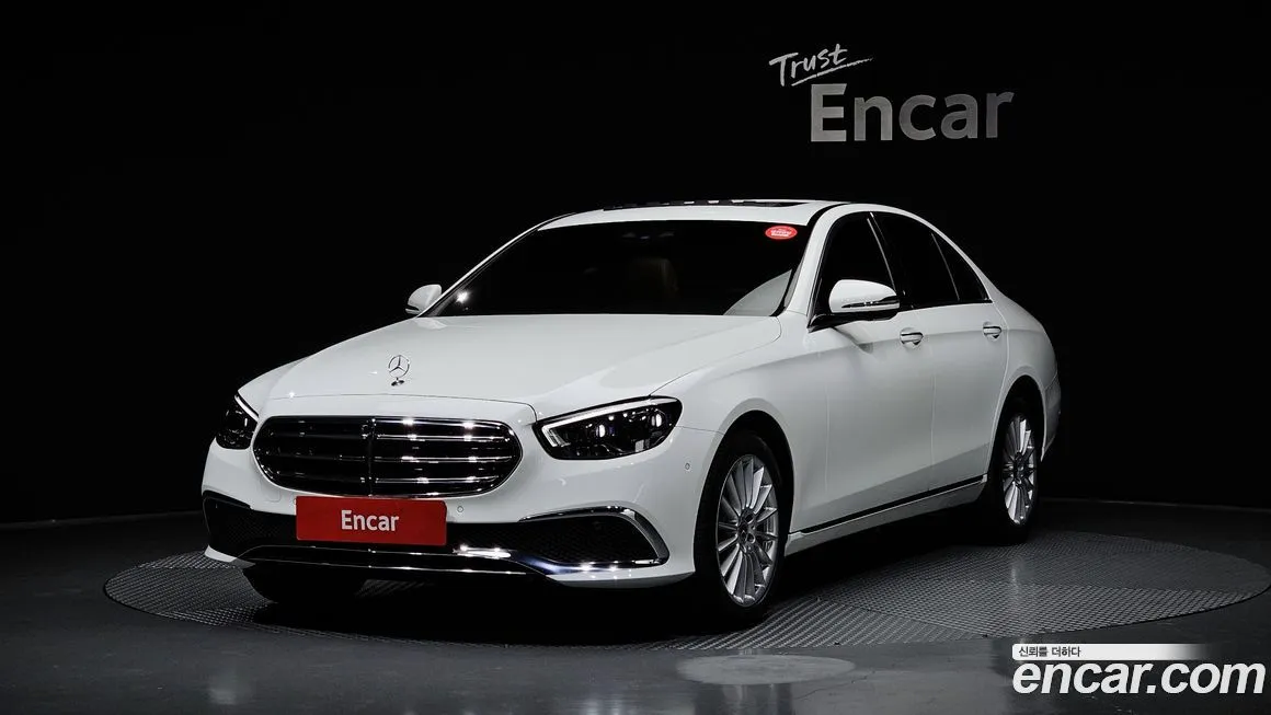 Mercedes-Benz E-Class — фото 1