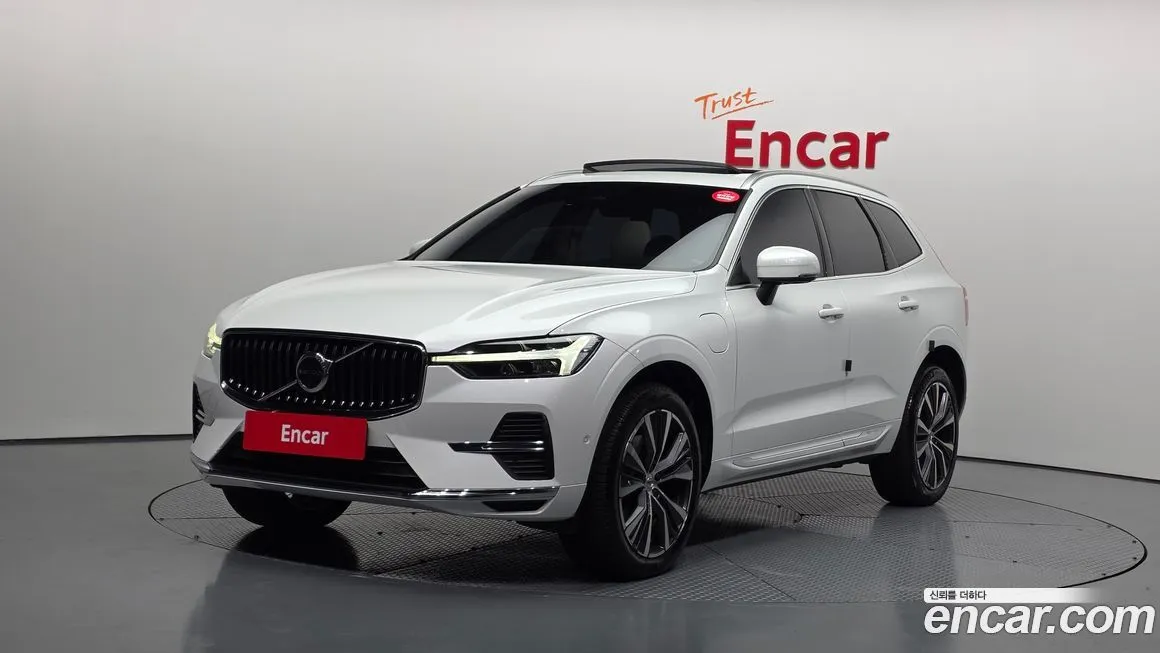 Volvo XC60 — фото 1