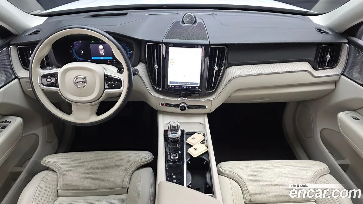 Volvo XC60 — фото 10