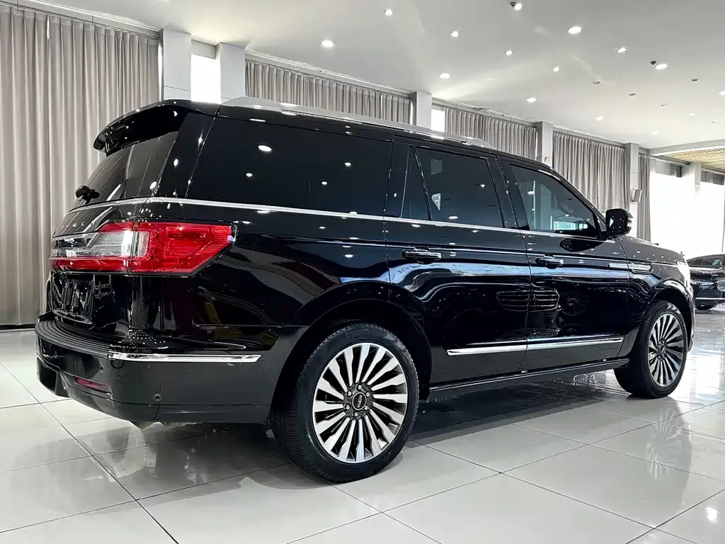 Lincoln Navigator — фото 8
