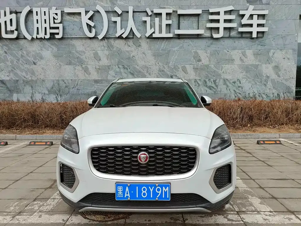 Jaguar E-PACE — фото 3