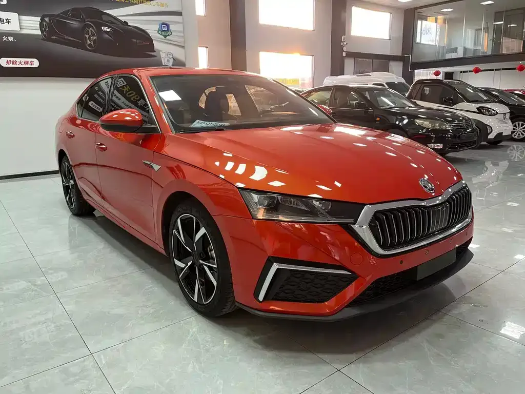 Skoda Octavia — фото 2