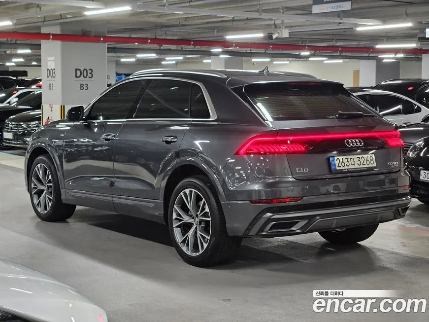 Audi Q8 — фото 8