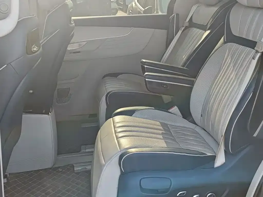 Roewe iMAX8 — фото 6