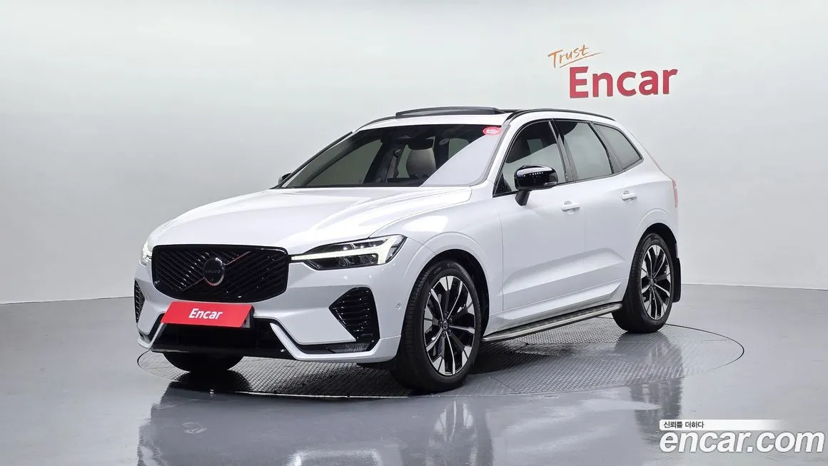 Volvo XC60 — фото 1