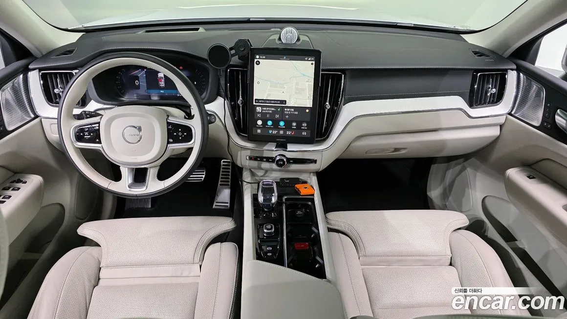 Volvo XC60 — фото 9