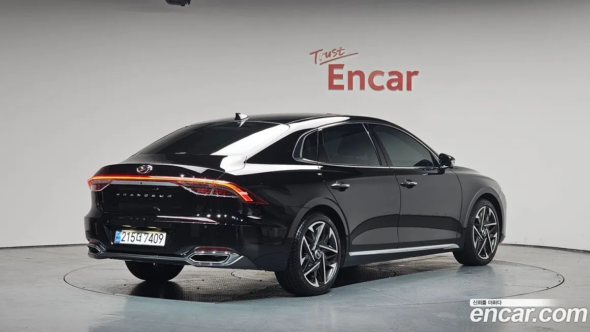 Hyundai Grandeur — фото 2
