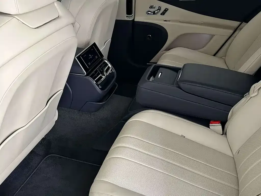 Bentley Flying Spur — фото 2