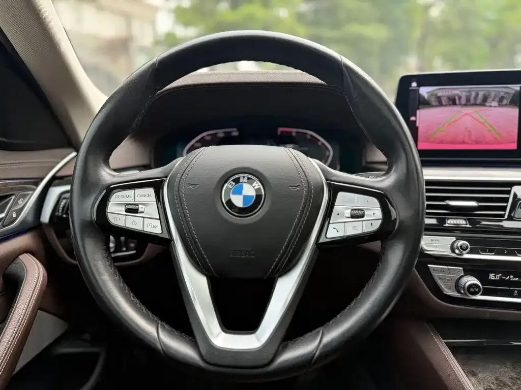 BMW 5 Series — фото 4