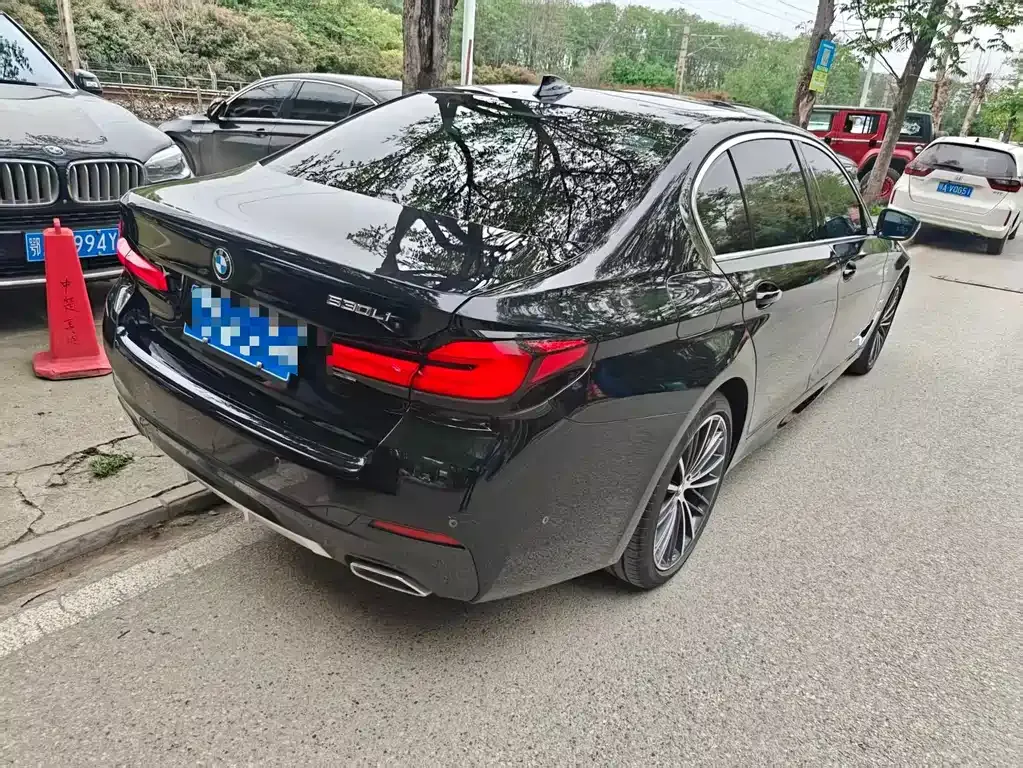 BMW 5 Series — фото 5