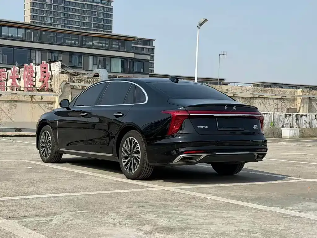 Hongqi H5 — фото 2