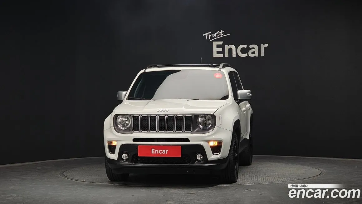 Jeep Renegade — фото 6