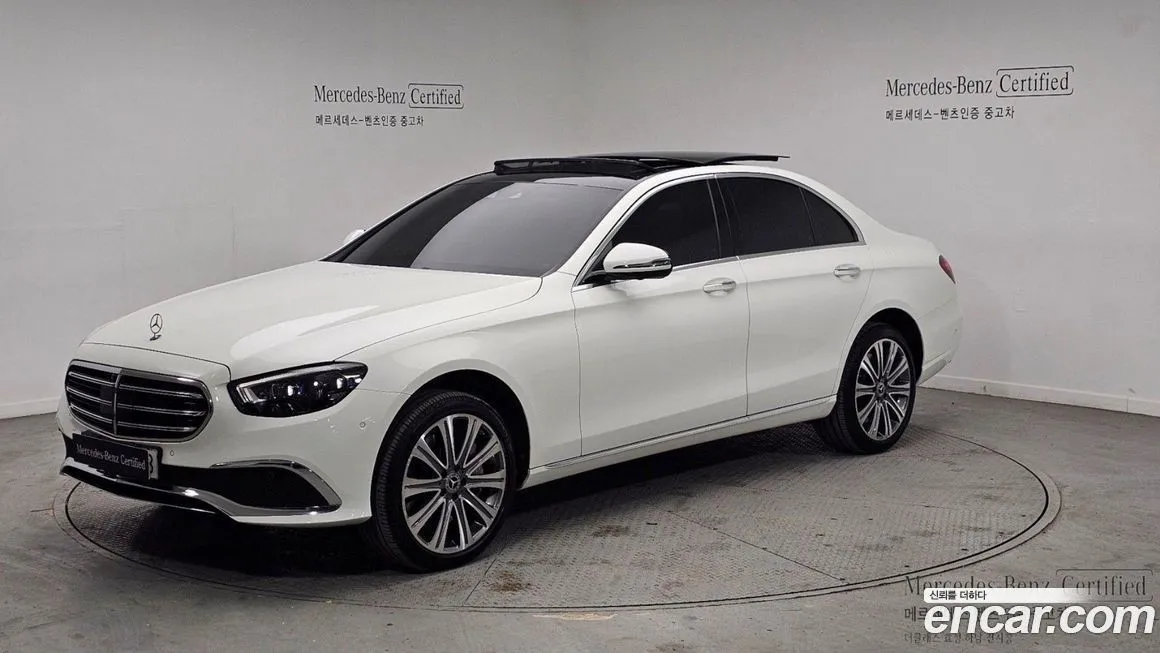 Mercedes-Benz E-Class — фото 1
