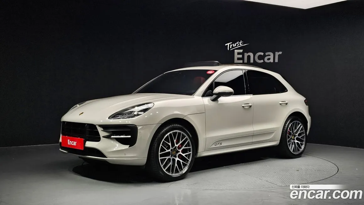 Porsche Macan — фото 1