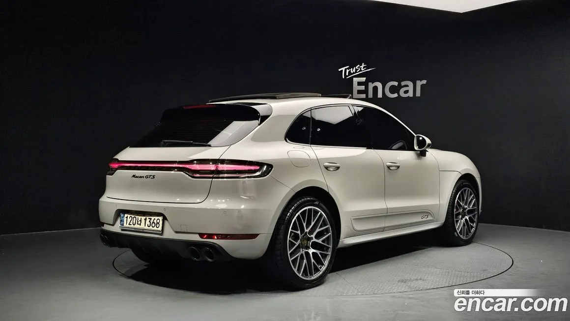 Porsche Macan — фото 3