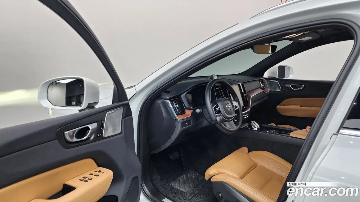 Volvo XC60 — фото 4
