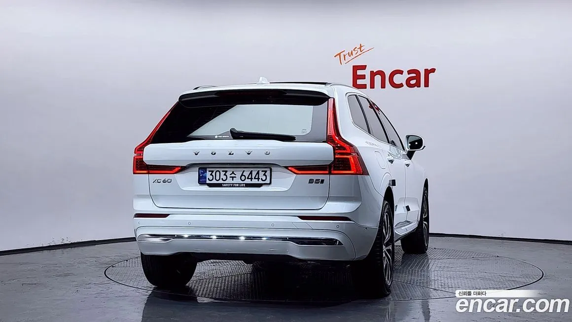 Volvo XC60 — фото 5