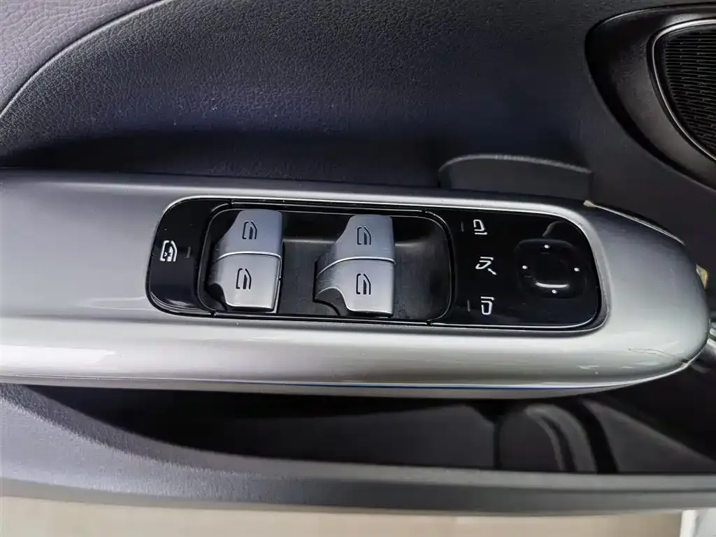 Mercedes-Benz C-Class New Energy — фото 9