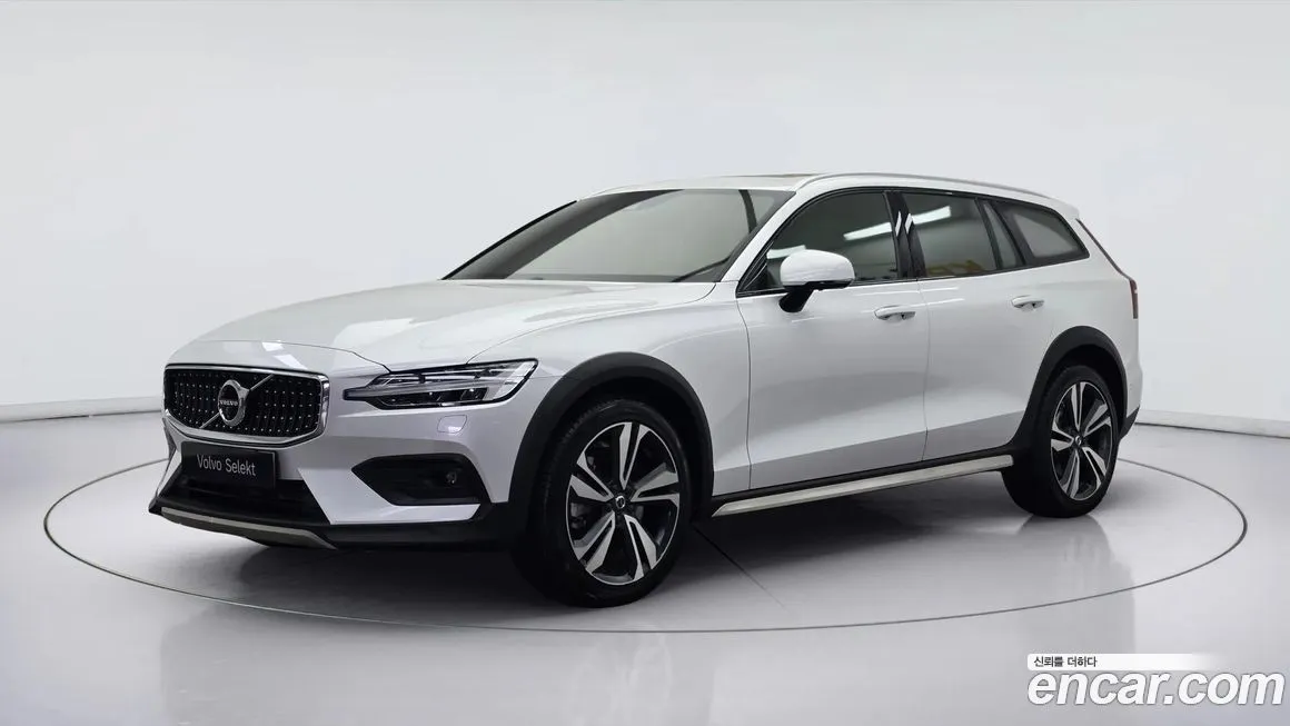 Volvo V60 — фото 1
