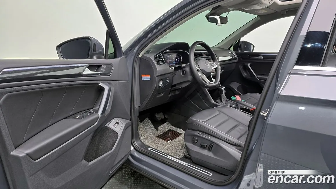 Volkswagen Tiguan — фото 10