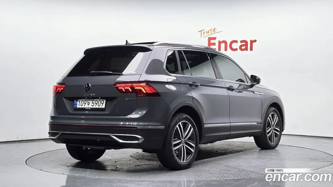 Volkswagen Tiguan — фото 6