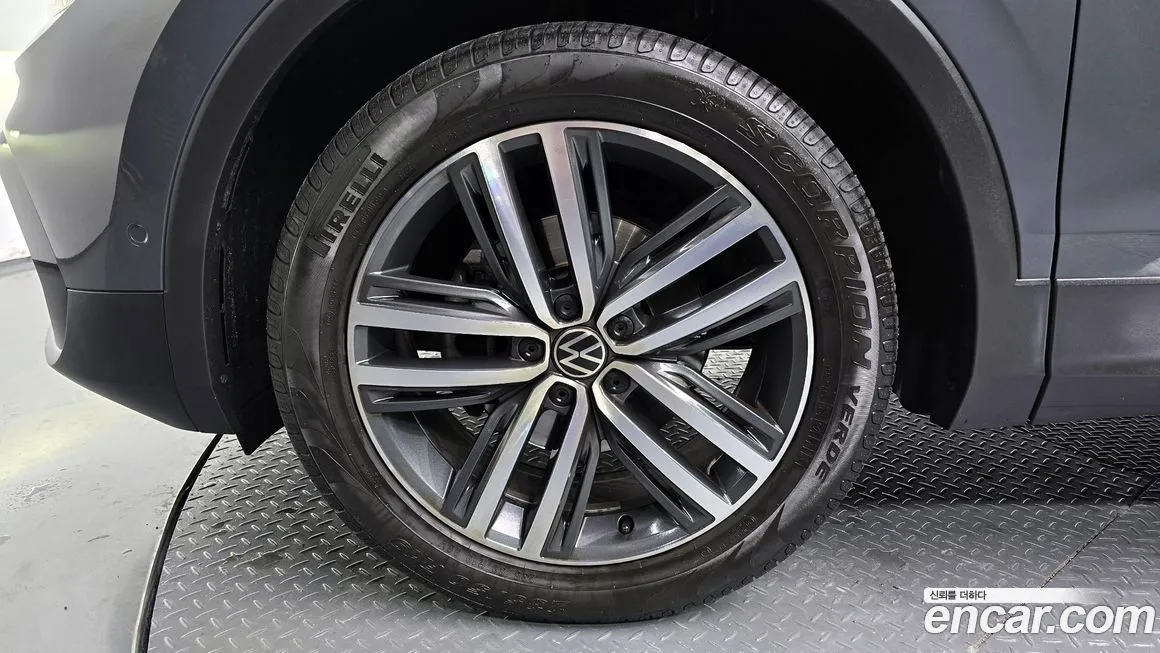 Volkswagen Tiguan — фото 5