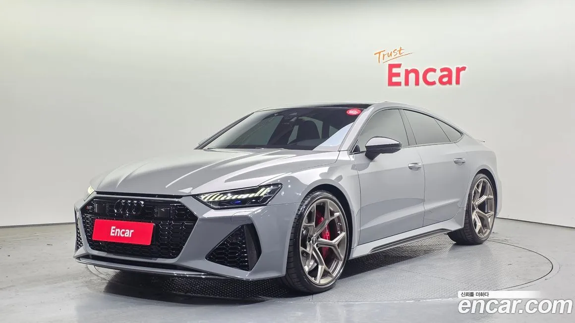 Audi RS7 — фото 1