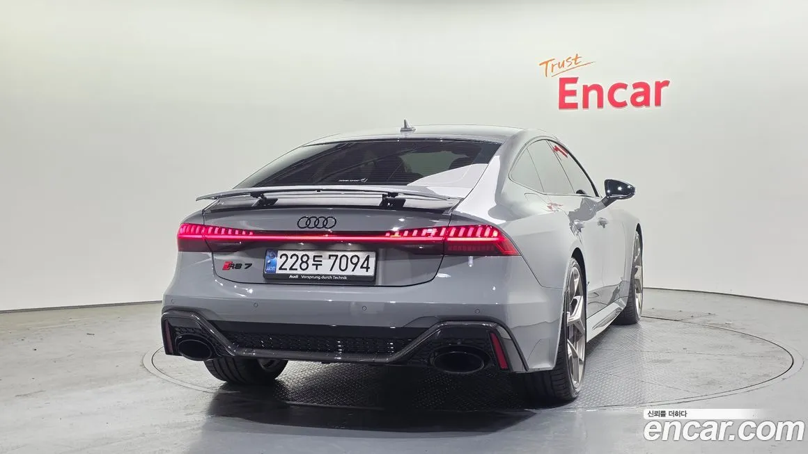 Audi RS7 — фото 2