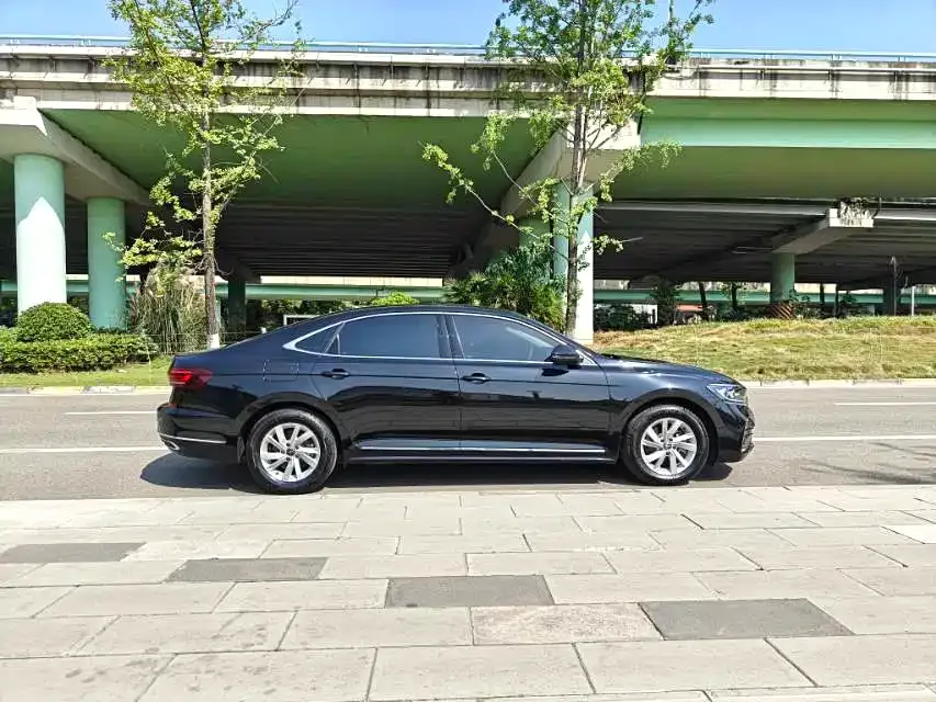 Volkswagen Passat New Energy — фото 7