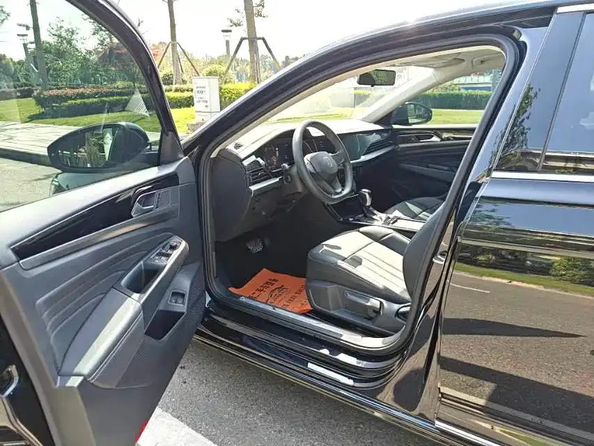 Volkswagen Passat New Energy — фото 3