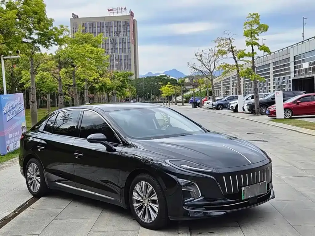 Hongqi E-QM5 — фото 4