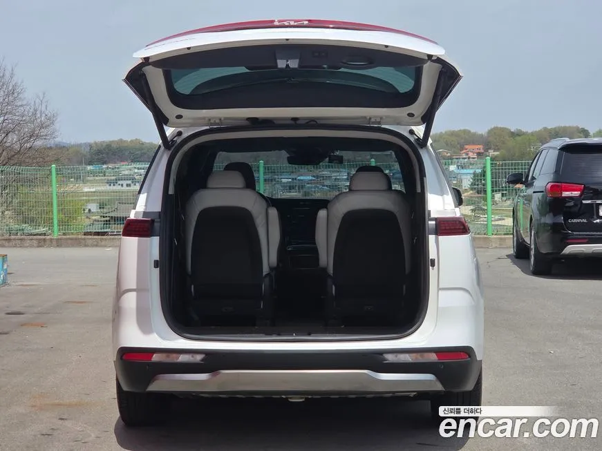 Kia Carnival — фото 2