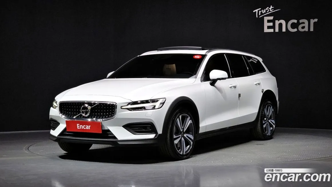 Volvo V60 — фото 1