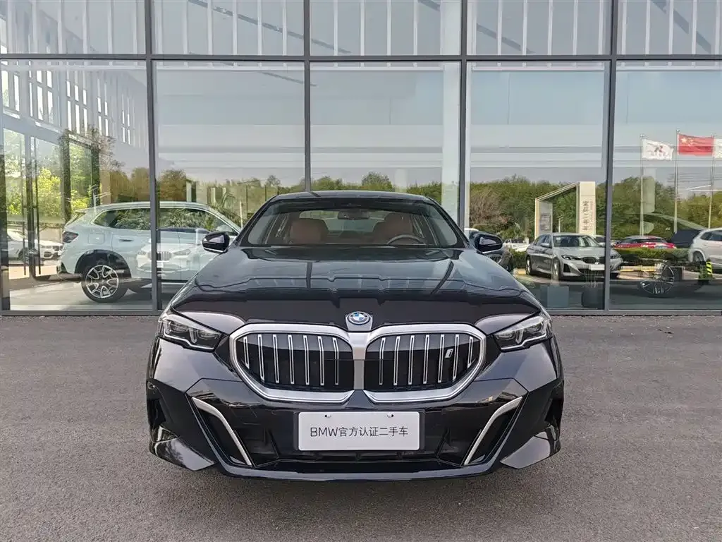 BMW i5 — фото 5