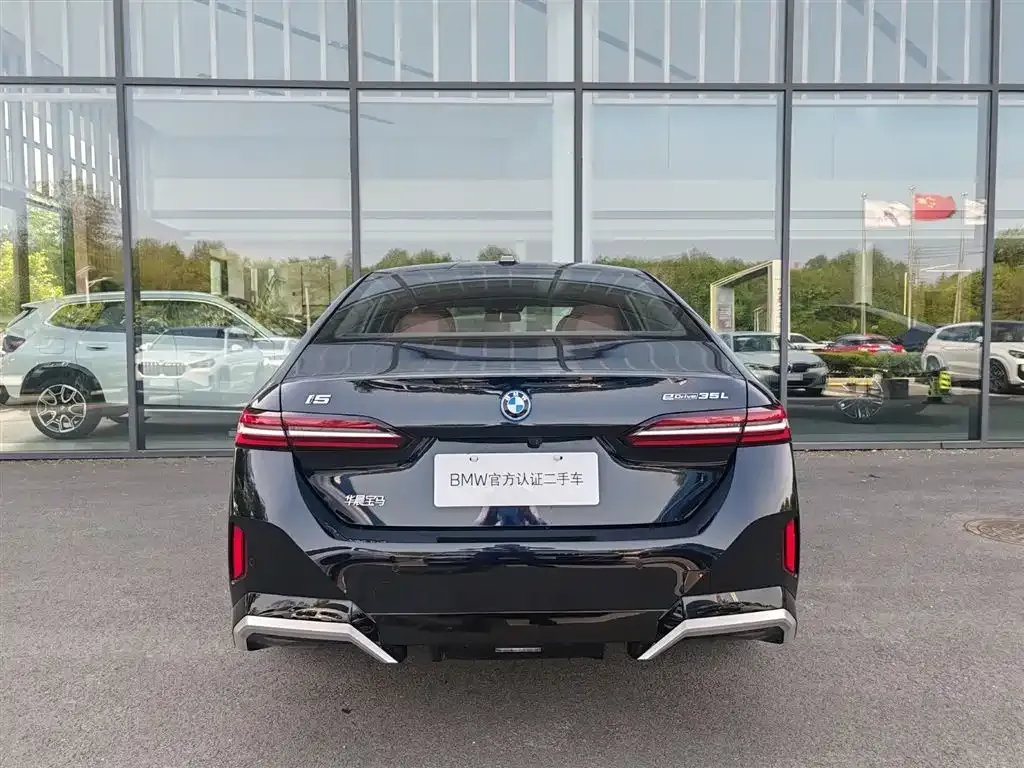 BMW i5 — фото 7